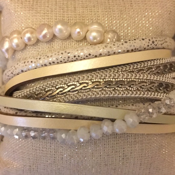 Wrap Around Pearl Bracelet - Picture 2 of 5